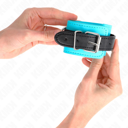 KINK - APPAREILS-POIGNETS À CROCHET DOUBLÉS DE FOURRURE BLEU AJUSTABLES 20-28 CM X 5,5 CM - 7eme ciel